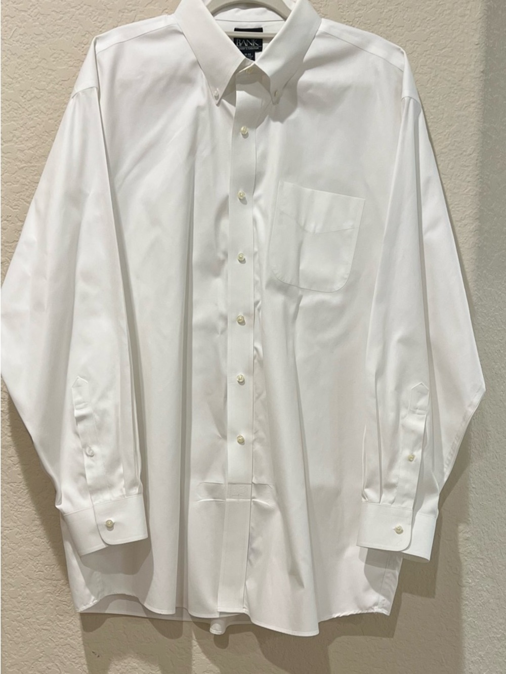 Jos. A. Banks Traveler’s Collection White Button Down Tab Collar Shirt | 18-35